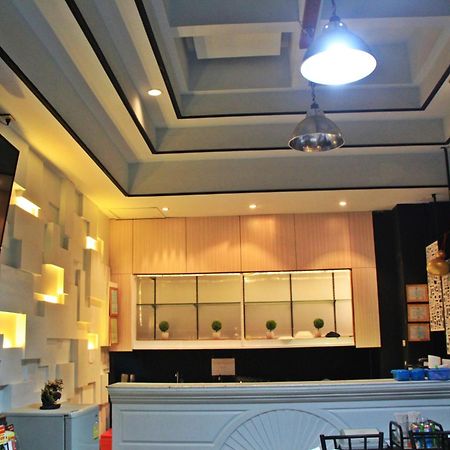 โรงแรมเรือนทิพย์ เชียงราย Ruean Tip Hotel Экстерьер фото