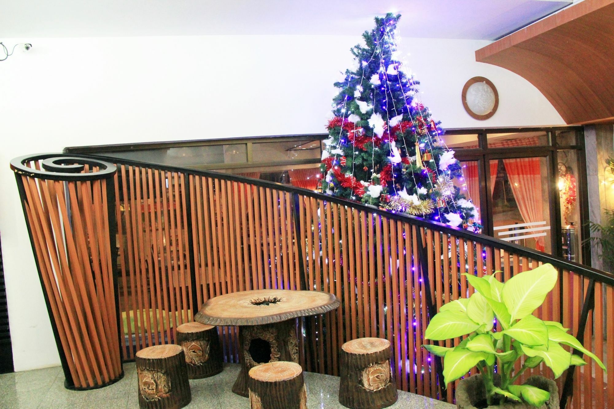 โรงแรมเรือนทิพย์ เชียงราย Ruean Tip Hotel Экстерьер фото